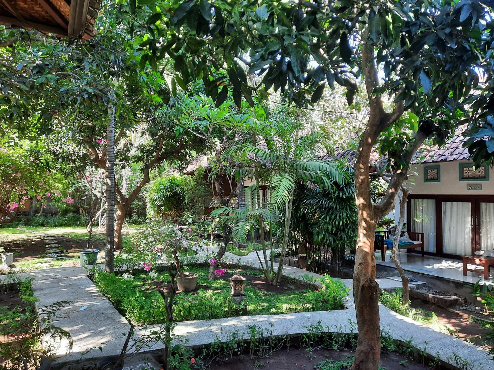 Kirana Homestay Amed  Exterior photo
